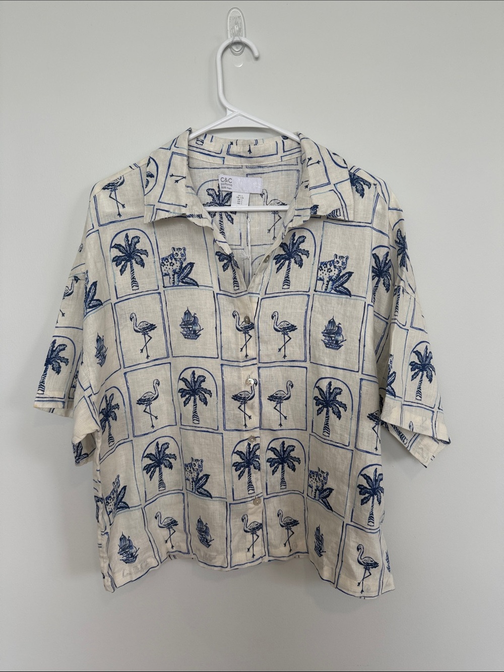 C&C California Cream Short-Sleeve Button-Front Shirt with Navy Tropical Motif